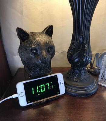 Bronze Cat phone charging dock