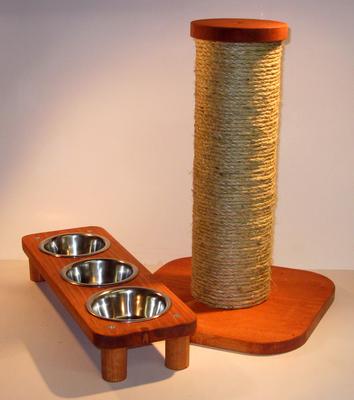 MrFinnsScratchPost and Pet Feeding Stand