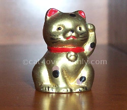 Gold Maneki Neko figurine